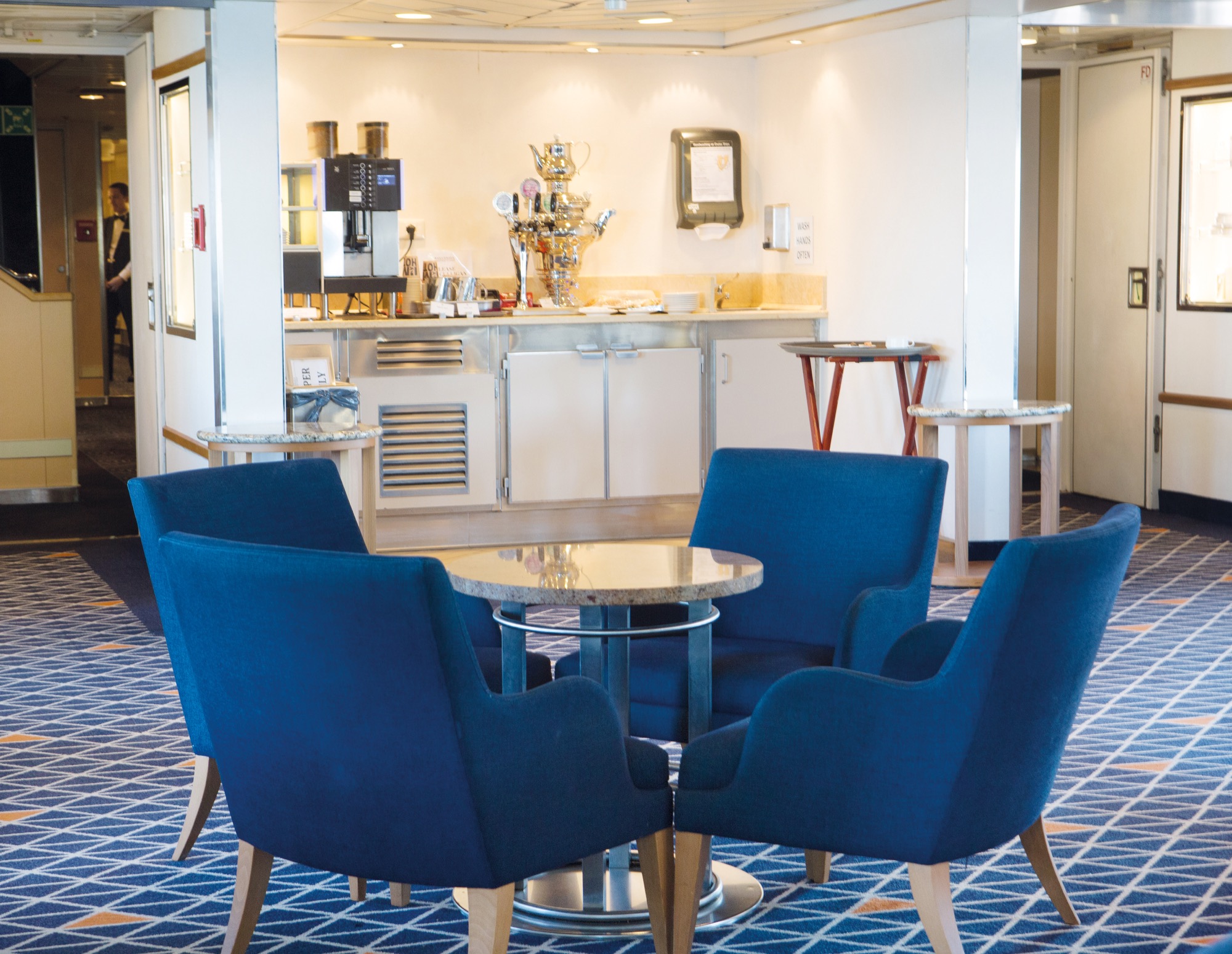 CroisiEurope La Belle des Oceans Bar 5.jpg